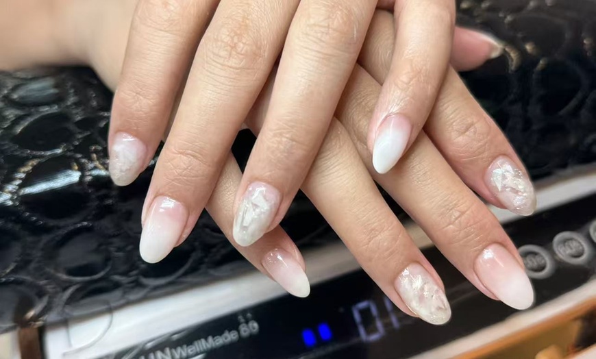 Image 5: Get Stunning Nails with Cat Eye, Mirror Chrome Gel Manicure Pedicure