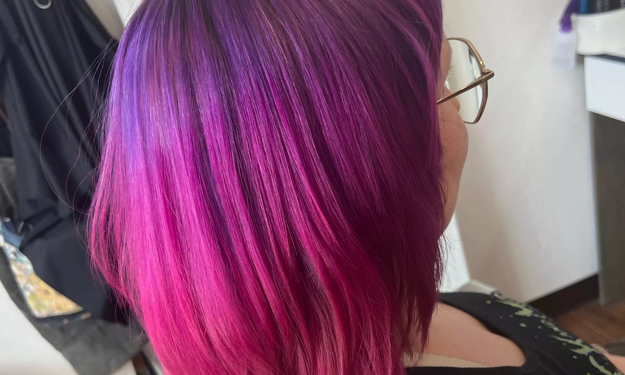 Transform your look with a women's haircut and style 