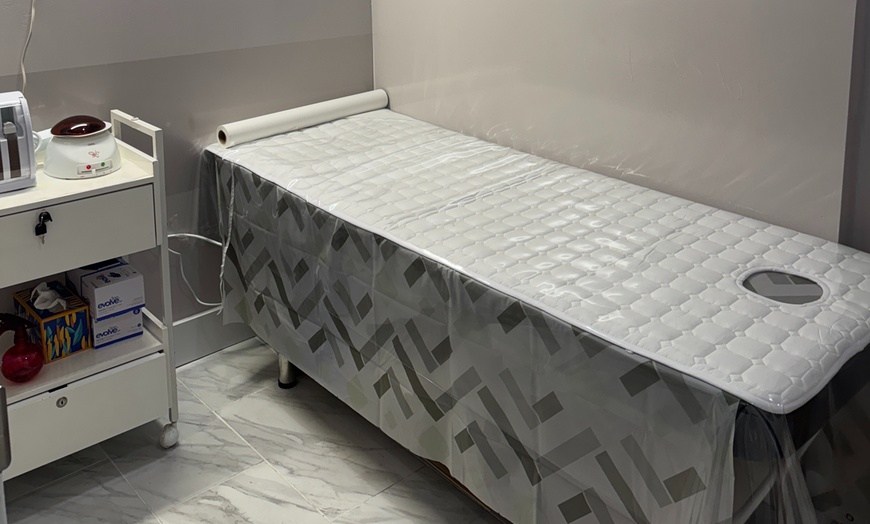 Image 3: Achieve a Natural, Hybrid, Volume, or Wispy Mink Lashes