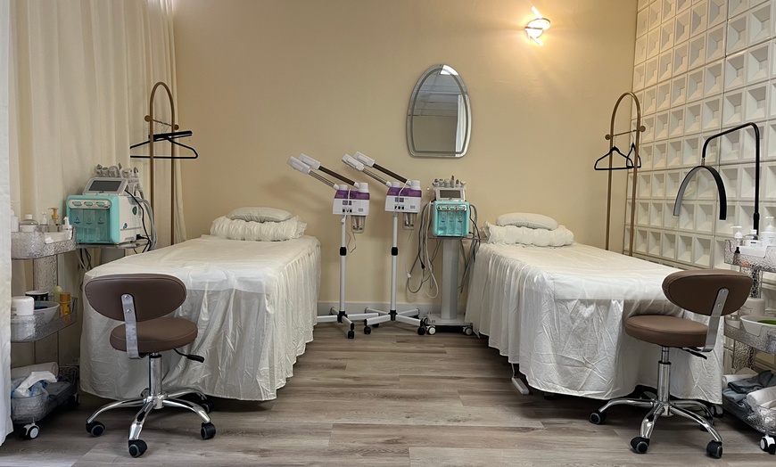 Image 4: Relaxing 45-Minute Facial for Glowing Skin