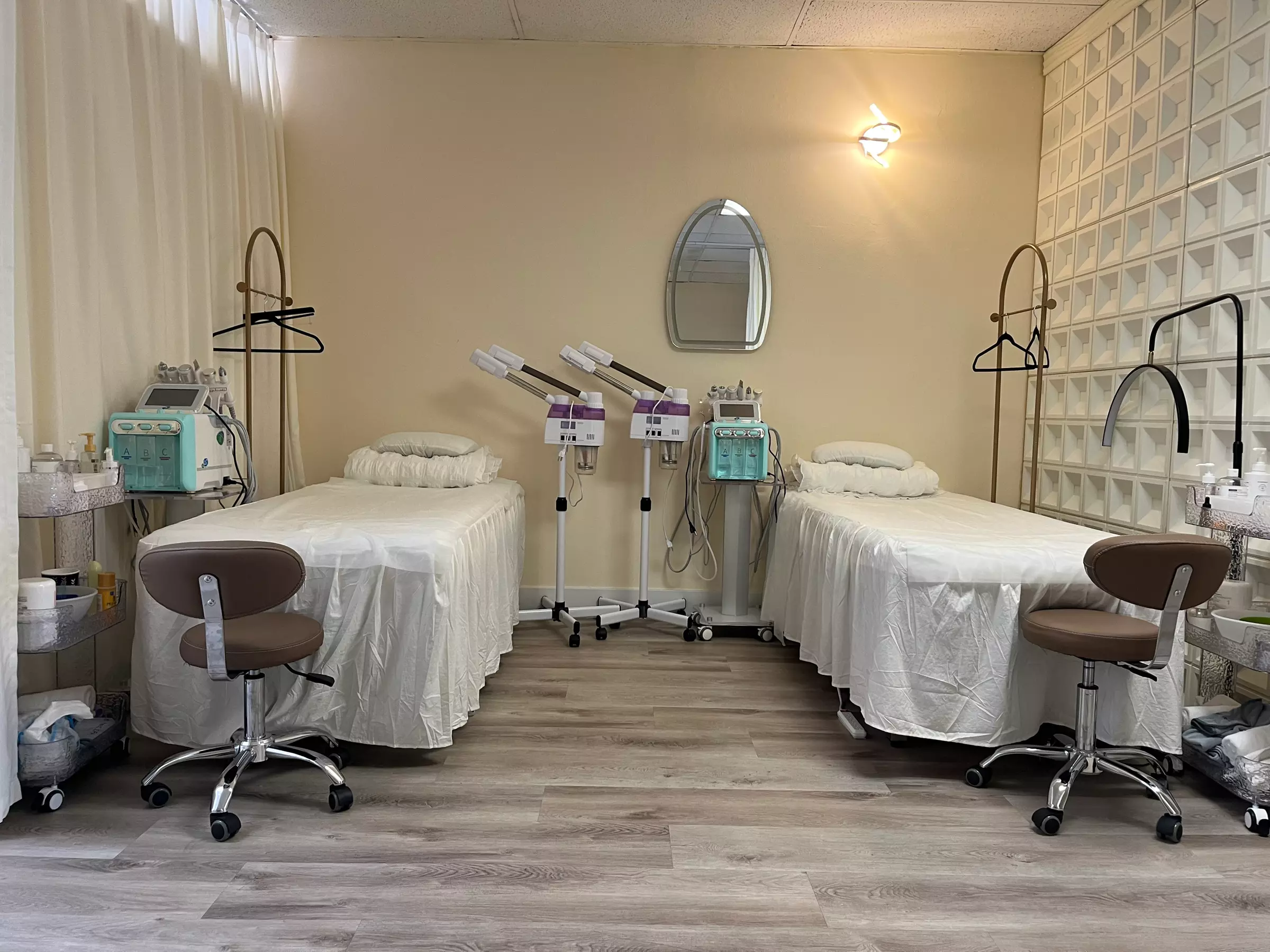 Relaxing 45-Minute Facial for Glowing Skin