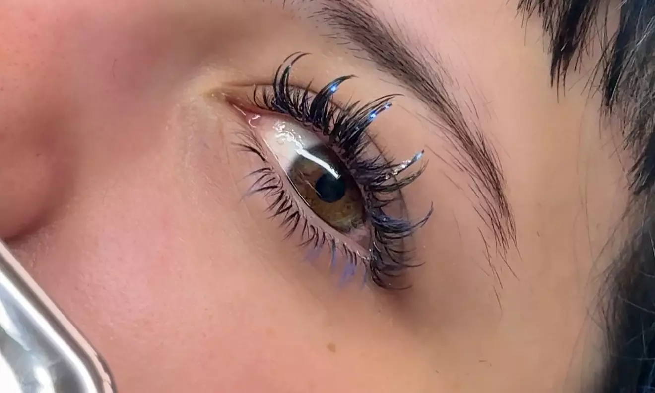 Get Stunning Lashes with Custom and Model Full Sets