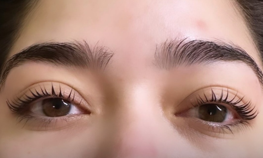 Image 1: Get Lush Lashes: Eyelash Lift & Tint Treatment 