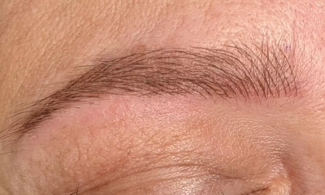 Achieve Effortless Brows with Microblading! 