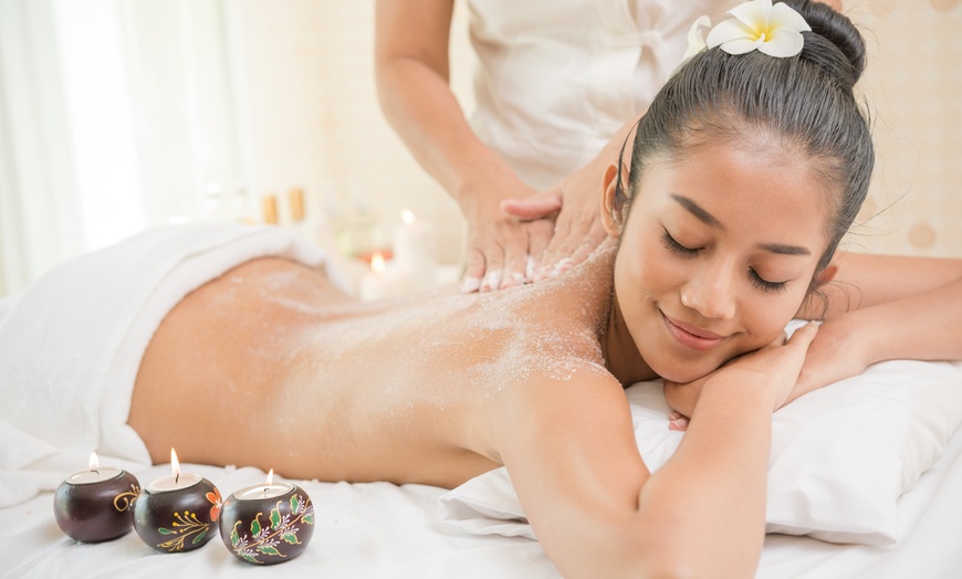 Image 5: Swedish Or Deep Tissue Massage