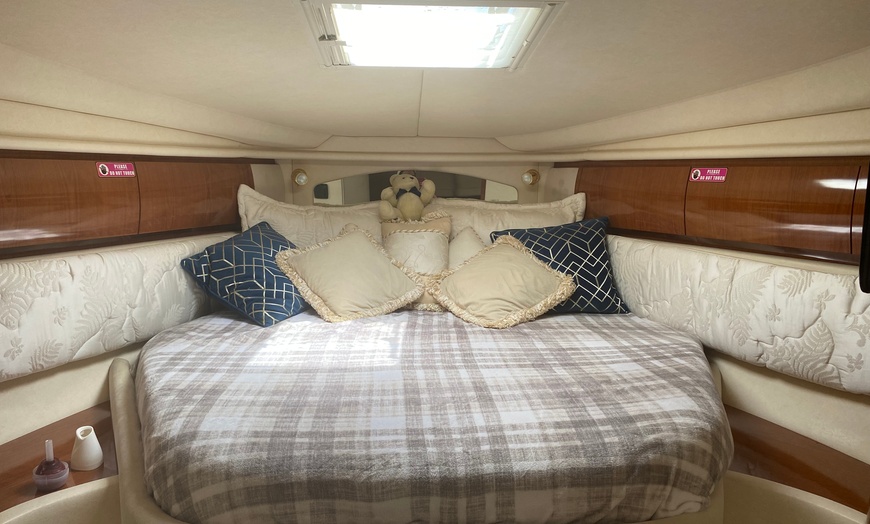 Image 9: Luxury Yacht Cruises & Boat Parties on Miami Waterways