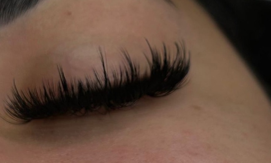 Image 5: Full Set of Classic Eyelash Extensions with Optional Volume or Fills