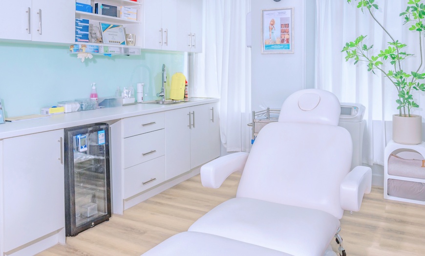 Image 10: Luxury Facial Experience: Hydro Perfusion, Glow Bulb, or Lift Serum
