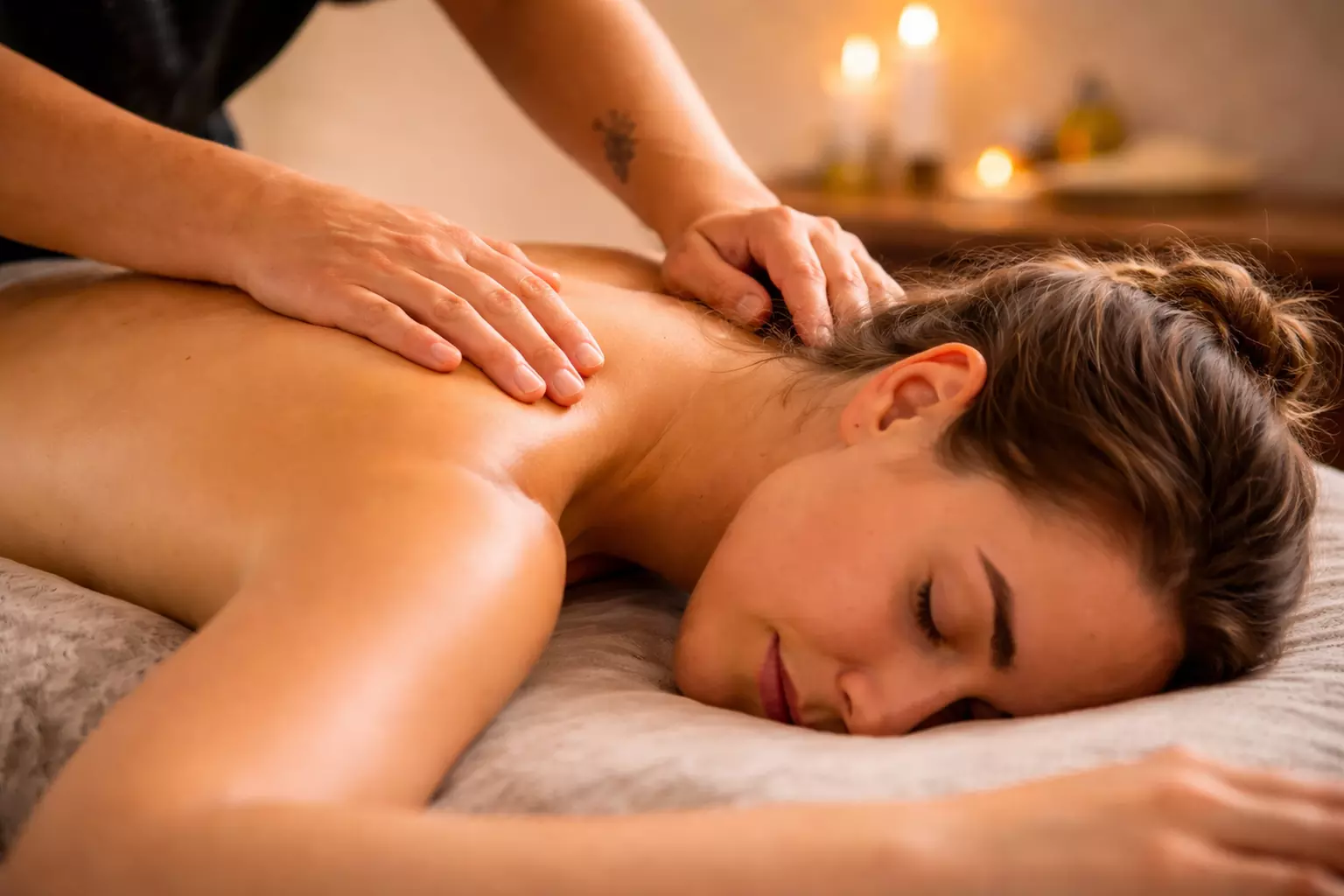 Aromaöl-Ganzkörpermassage oder -Rücken-, Schulter- und Nacken-Massage