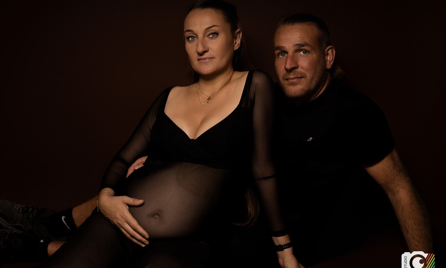 Image 15: Jusqu'à 89% de remise sur Session photo - Studio chez Photographe BLACK FLASH STUDIO