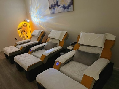 30-Minute Custom Foot Reflexology with Foot Bath - Crystal Massage