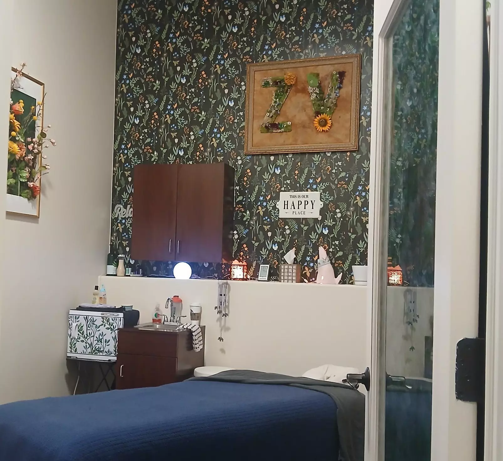 60 or 90-minute Swedish Massage with foot scrub, hot towels & aromatherapy at Zen Vibes Massage Up To  50%