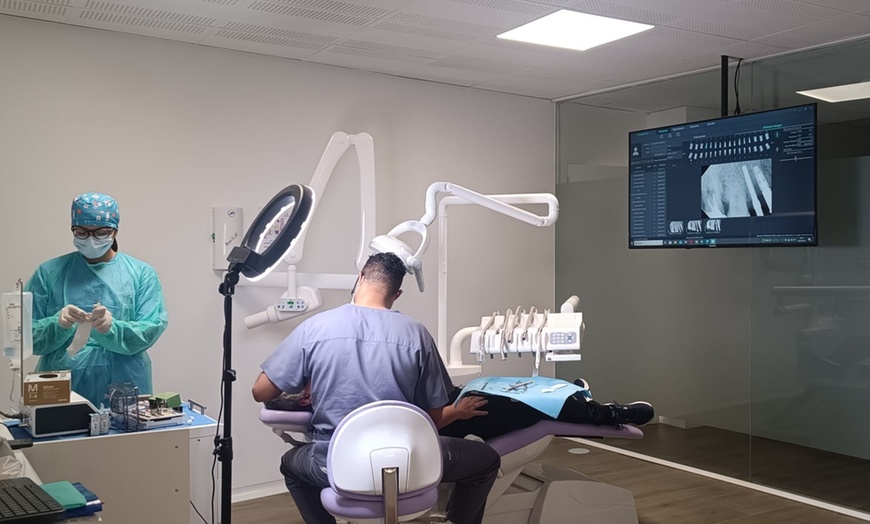 Image 1: Limpieza bucal con pulido, diagnóstico y opción a 1 empaste