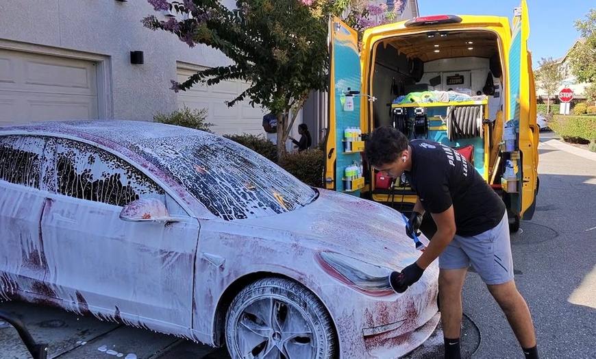 Image 6: Interior and Exterior Detail for Car, Pickup, SUV or Van