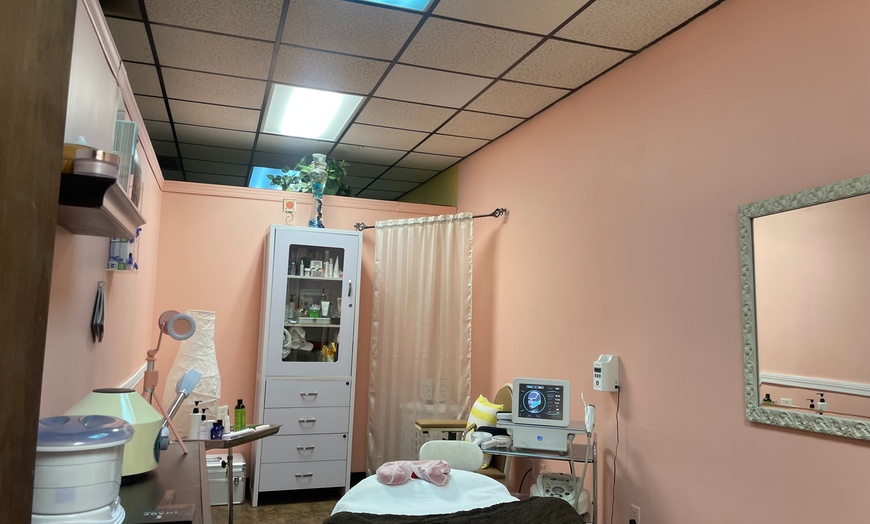Image 4: Microdermabrasion Facial with Red LED Light Therapy Session