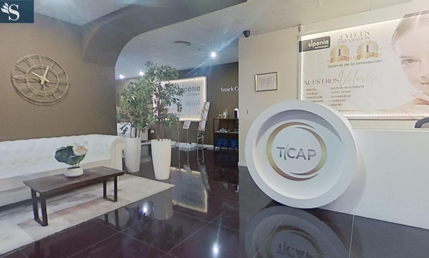 Image 2: ¡Labios definidos! Relleno labial con infiltración de 1 o 2 viales