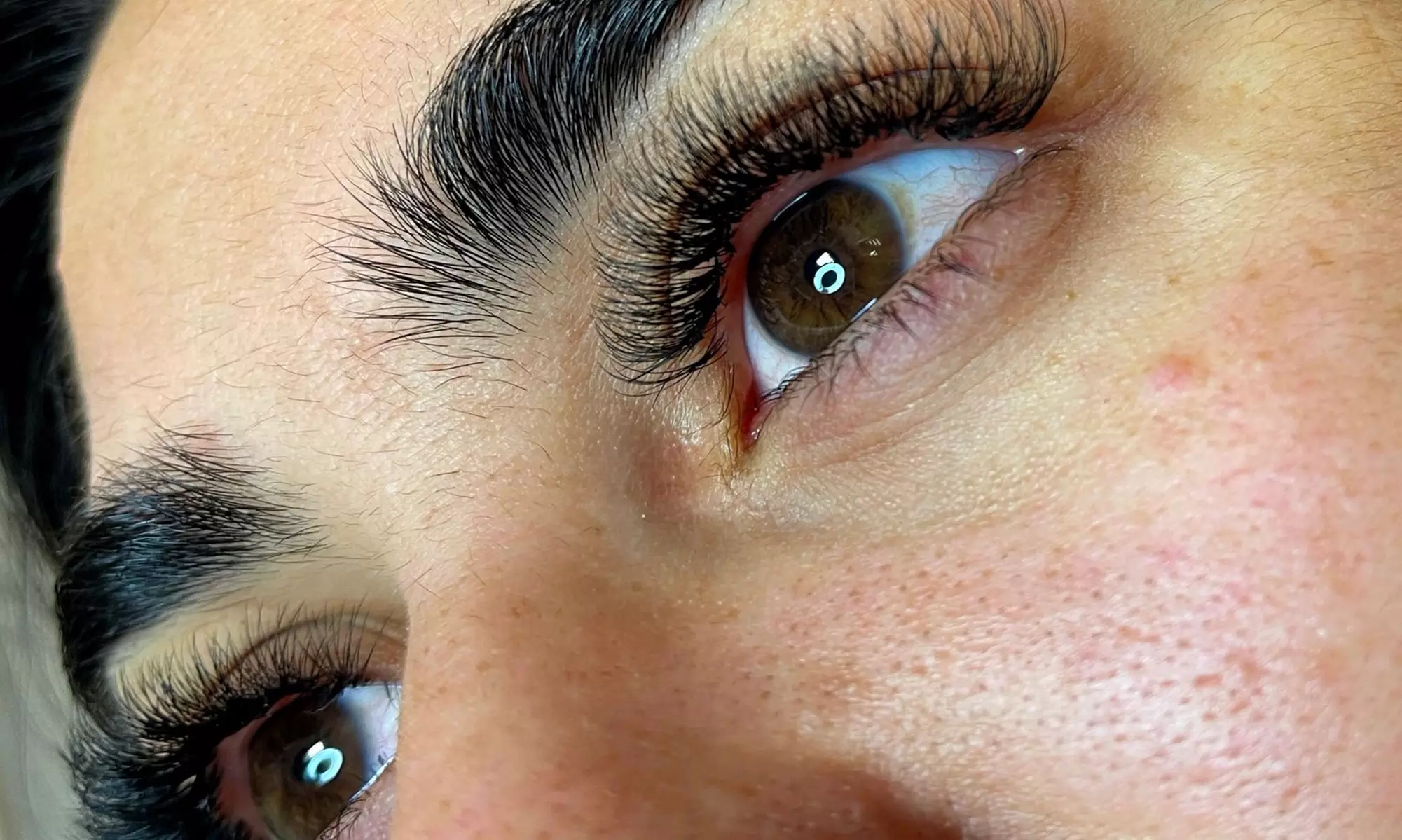 Sesión de extensiones de pestañas con opción a retoque