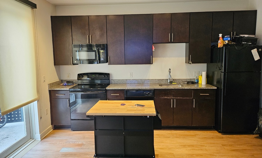 Image 4: Get 1 or 2 Hours of House Cleaning w/ One or Two Professional Cleaners