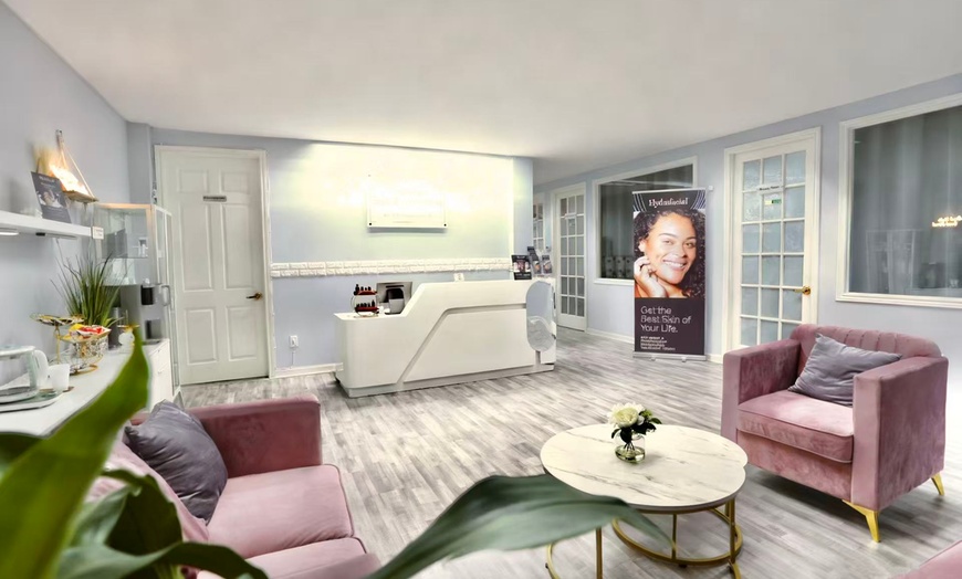 Image 5: 60 Mins Head Spa with Deep Clean, Herbal Steam and Mini Facial Options