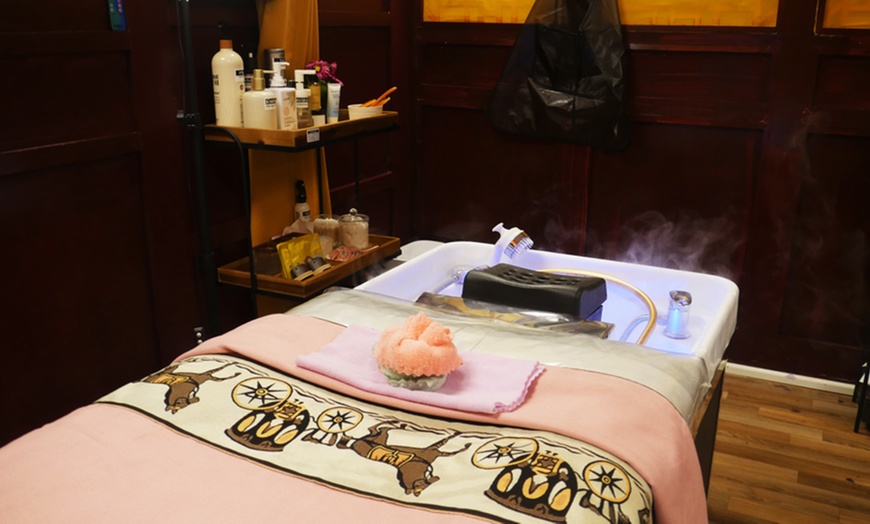Image 1: Unwind with a 60-Minute Dry Scalp or Water Head Massage 