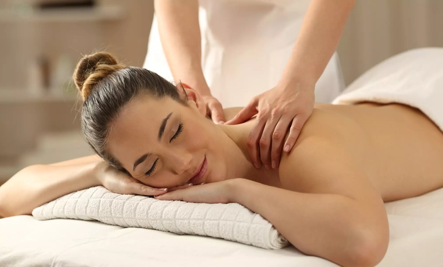 Image 1: Forfait bien-être, soin et massage avec Fleurs d'orient