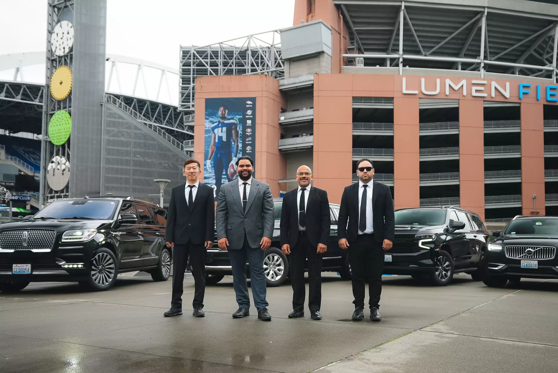 Premium Airport Transfer from SEA-TAC Airport for Up to 14 Passengers