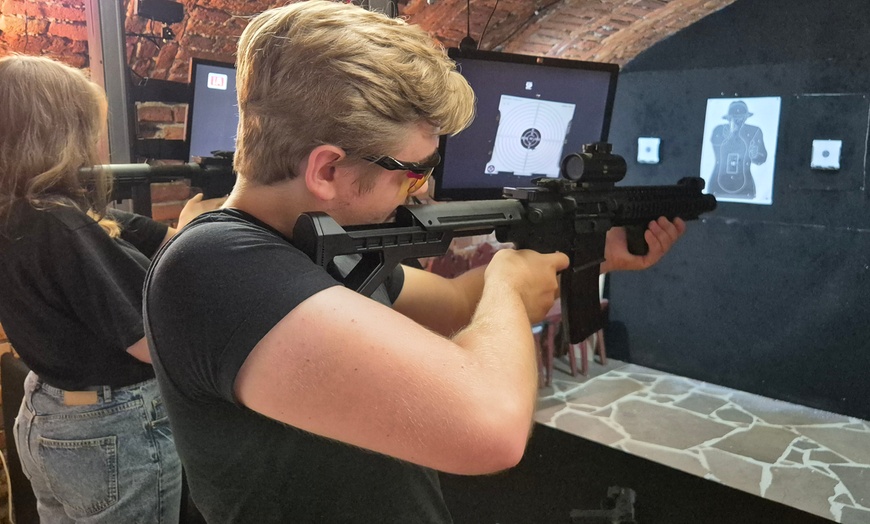 Image 1: Pakiety strzeleckie dla 1-4 osób na strzelnicy w Axe Mate Club