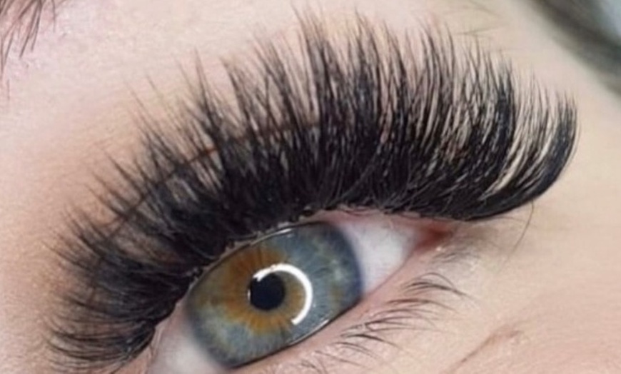 Image 3: Up to 50% Off on Eyelash Extensions at Lash story