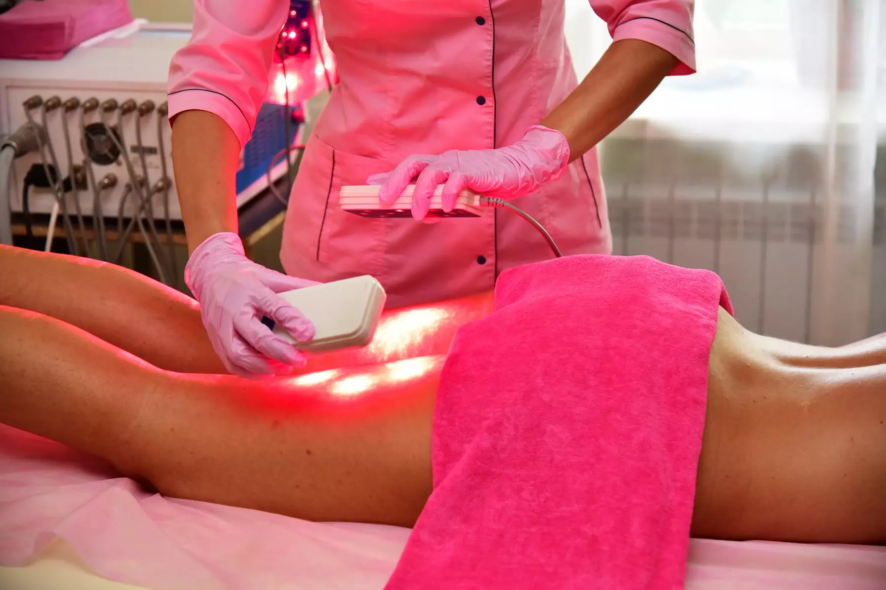 Achieve Your Ideal Shape with Non-Invasive Laser Lipo Sessions