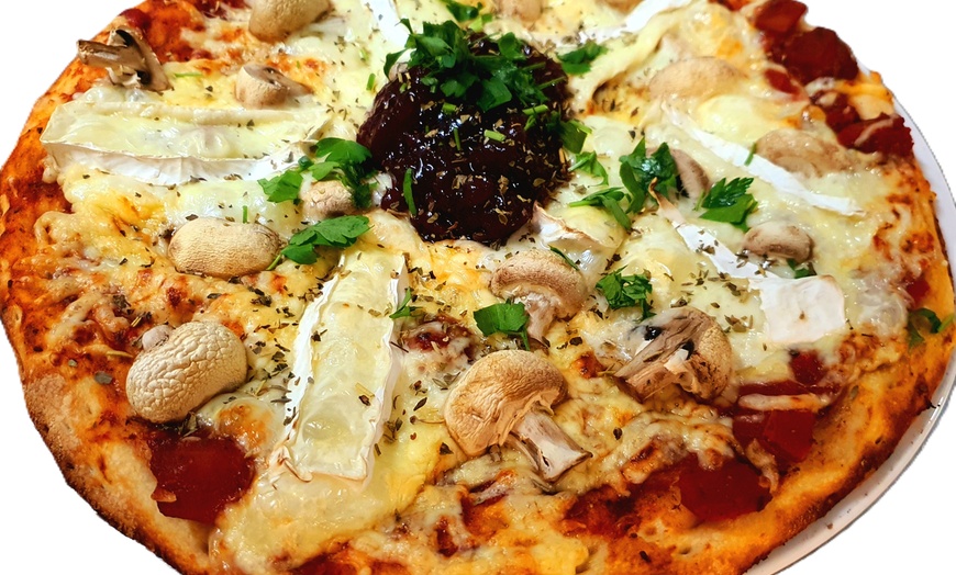 Image 6: Pizza nach Wahl zum Mitnehmen