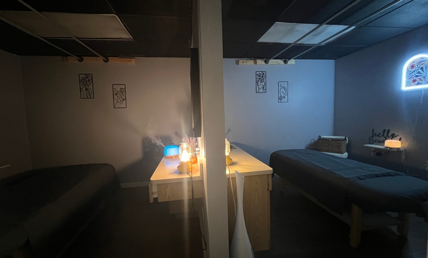 Image 6: 60-Min Deep Tissue Or Swedish Couples Massage With Hot Stones & CBD
