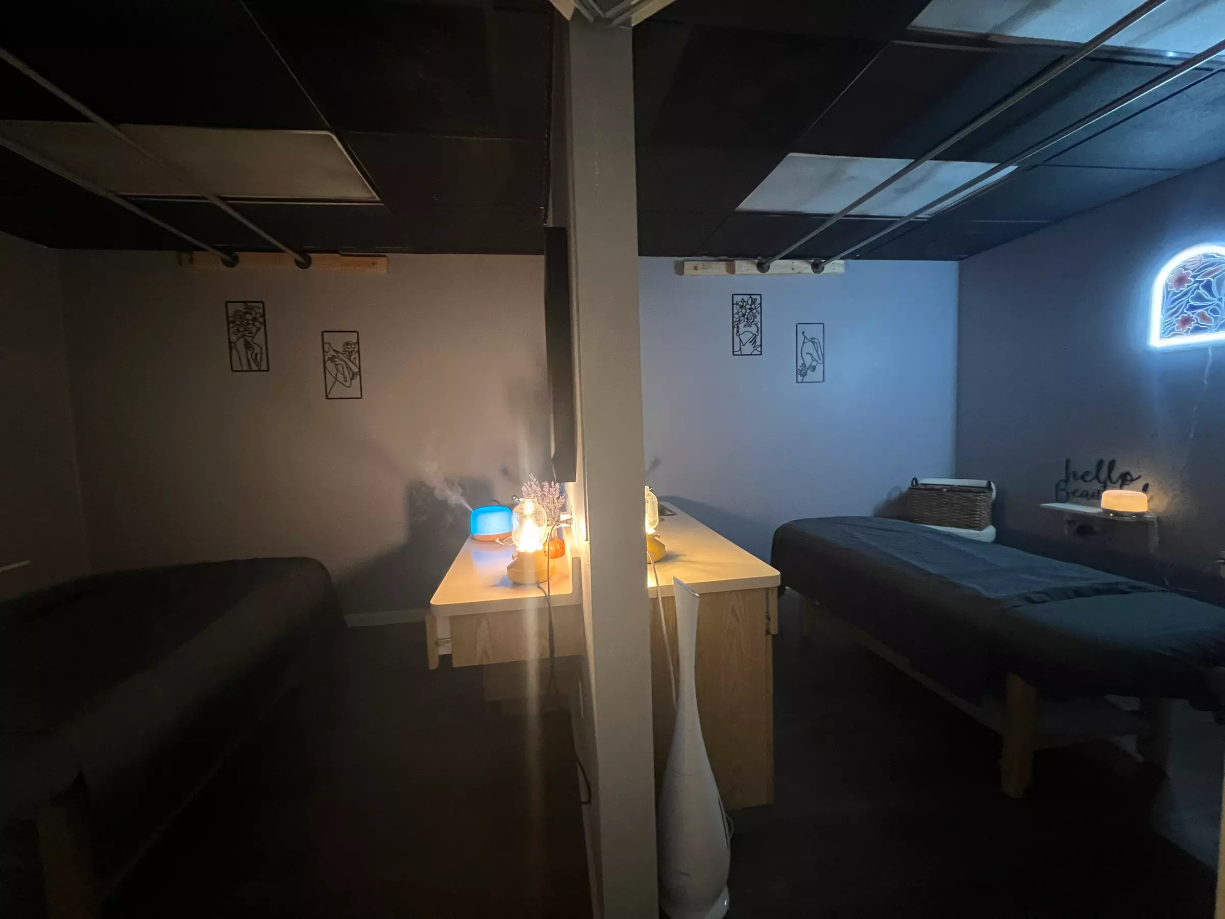 60-Min Deep Tissue Or Swedish Couples Massage With Hot Stones & CBD