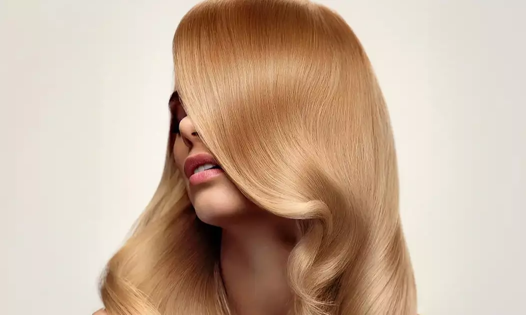 Hyaluron 3-Phasen-Haarpflege inkl. Waschen & Föhnen (25% sparen) - Primary Image