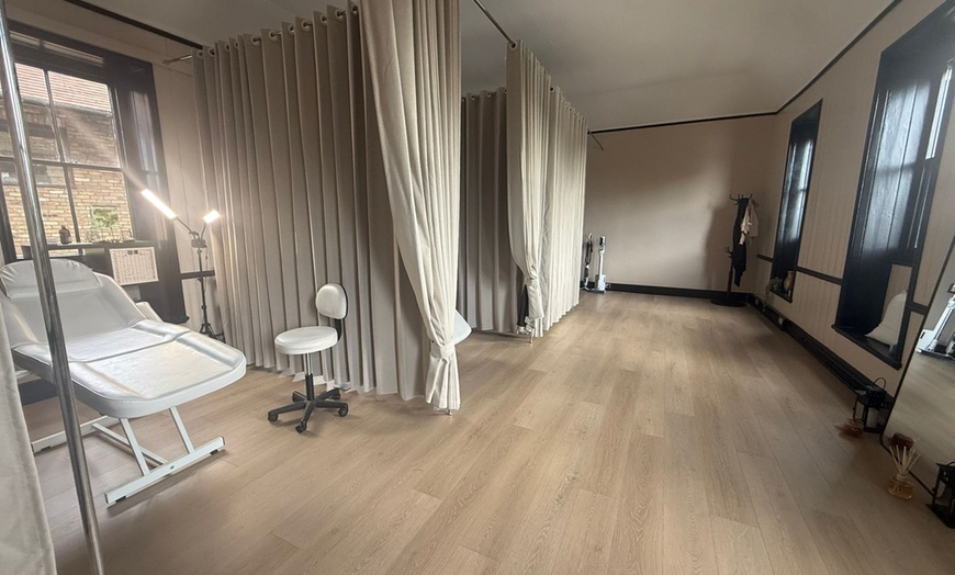 Image 2: Get Silky Smooth with Full Leg, Underarm, Full Body Waxing Sessions!