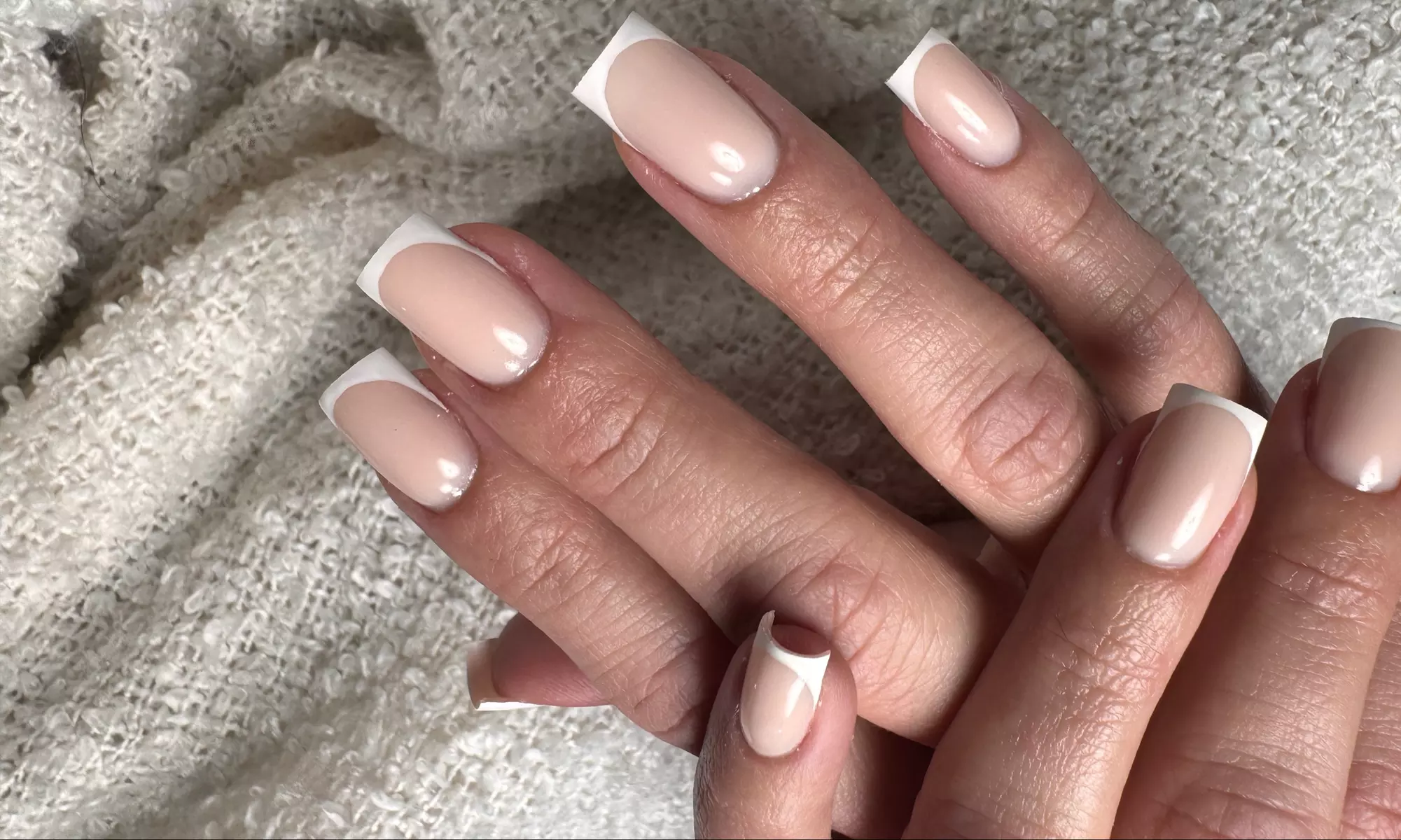 Beauté des mains, semi-permanent, gel ou nail art avec TY Institut