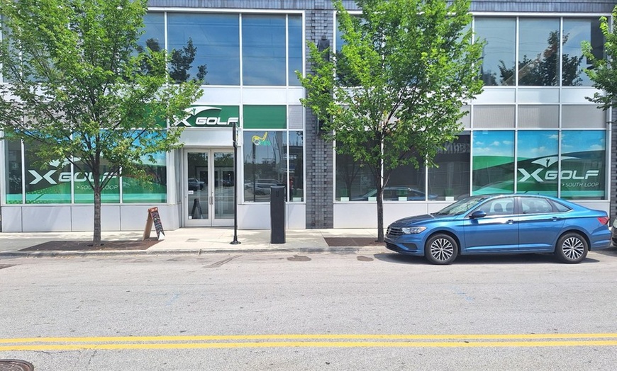 Image 10: Elevate Your Game: Immersive Virtual Golf Simulator Experience