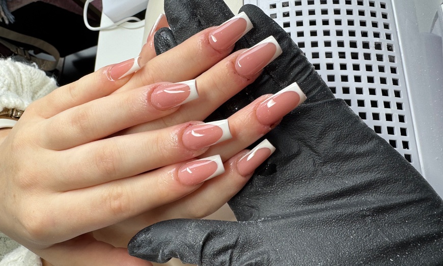 Image 5: Transform Your Nails: BIAB Set with Simple or Multiple Designs 