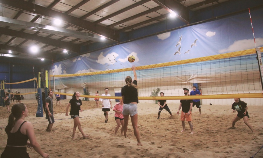 Image 2: Sand Volleyball Open Play Admission – Long Island