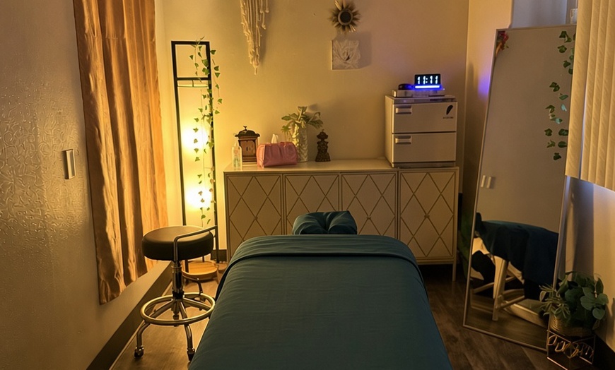 Image 2: Up to 46% Off on Couples Massage at Esans Flótan