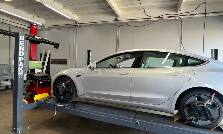 Image 4: Up to 55% Off on Wheel Alignment / Balancing at J&H Auto Repair