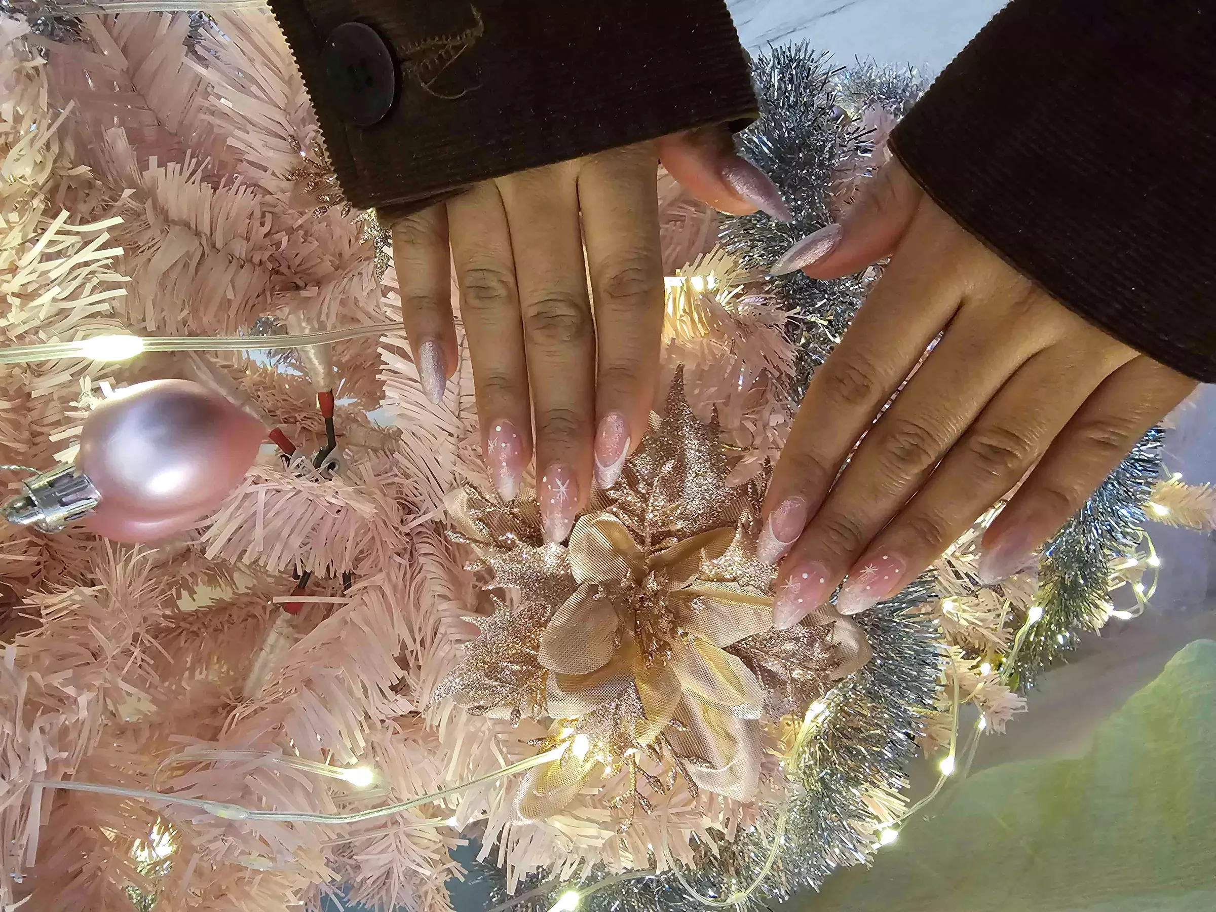 Festive Nail Magic: Xmas Gel Sets, Fills & Extensions