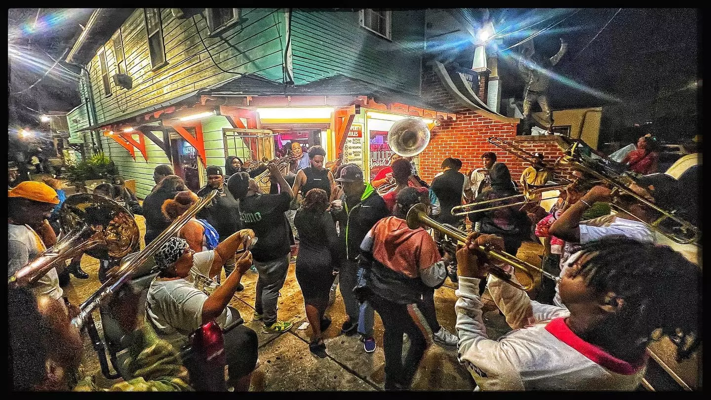 Discover Hidden Gems with Nola Culture Photo Experience / Kid Friendly