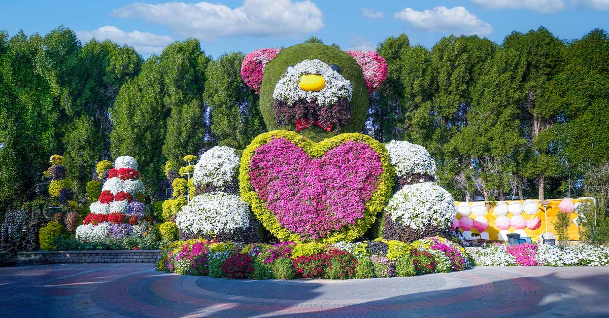 Nature & Ocean Wonders: Dubai Miracle Garden + Dubai Aquarium Combo Nature & Ocean Wonders: Dubai Miracle Garden + Dubai Aquarium Combo