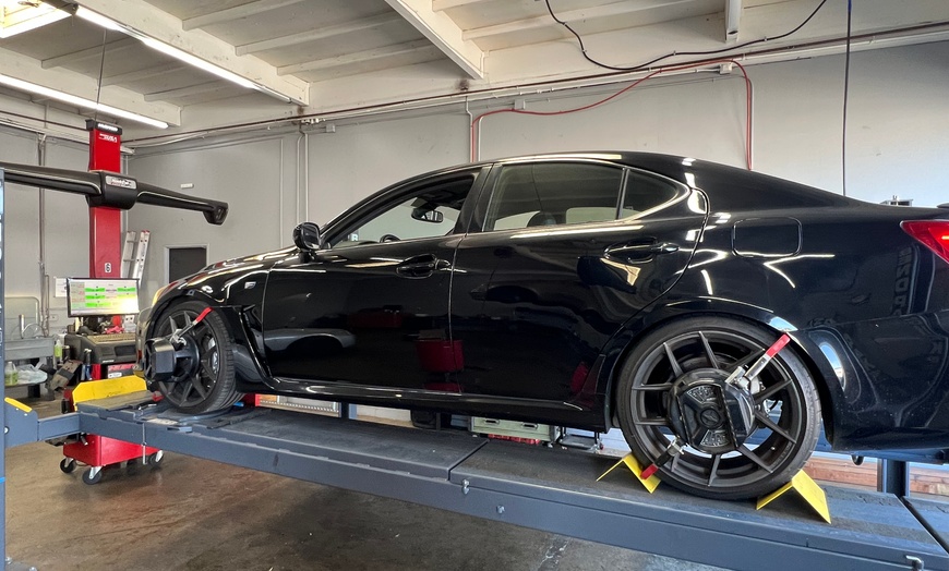 Image 3: Up to 55% Off on Wheel Alignment / Balancing at J&H Auto Repair