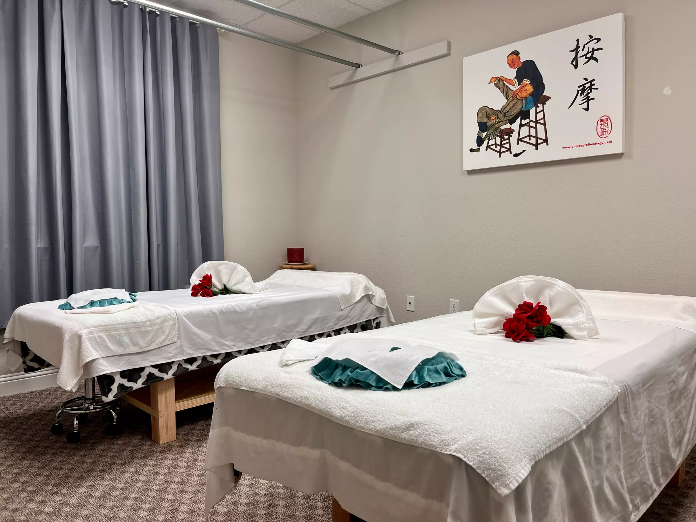 Enjoy 60 Minute Couples Massage for Two at 168 Massage