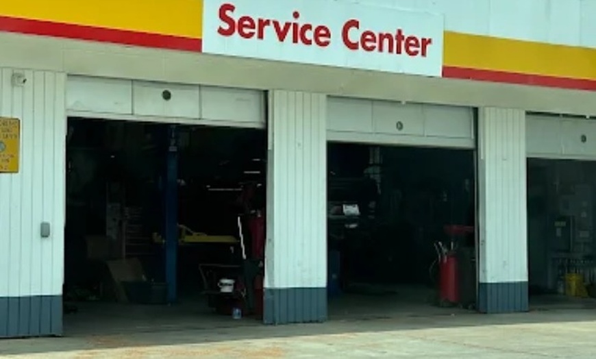 Image 4: Get One Semi/Full Synthetic Oil Change or State Inspection Option