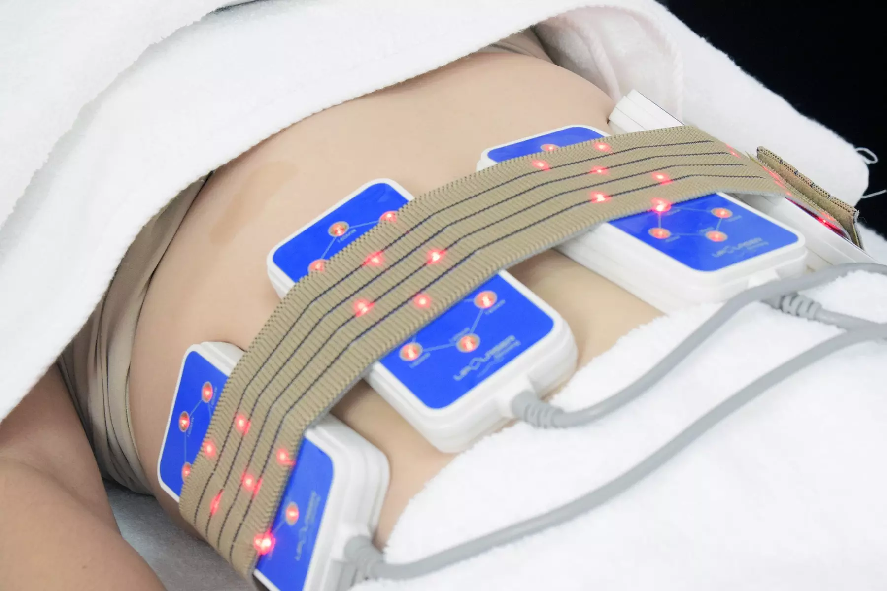 Red Light Lipo-Laser for Sculpted Shape: Minimal Pain, No Downtime