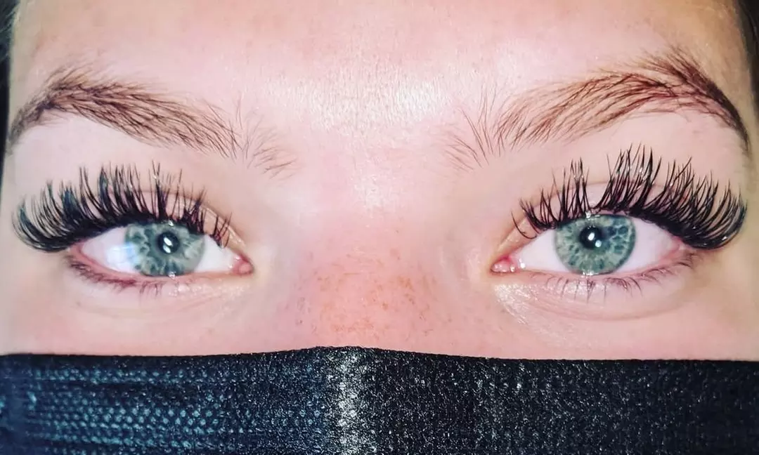 Elevate your Style with Classic Lashes and Quick Fills 
