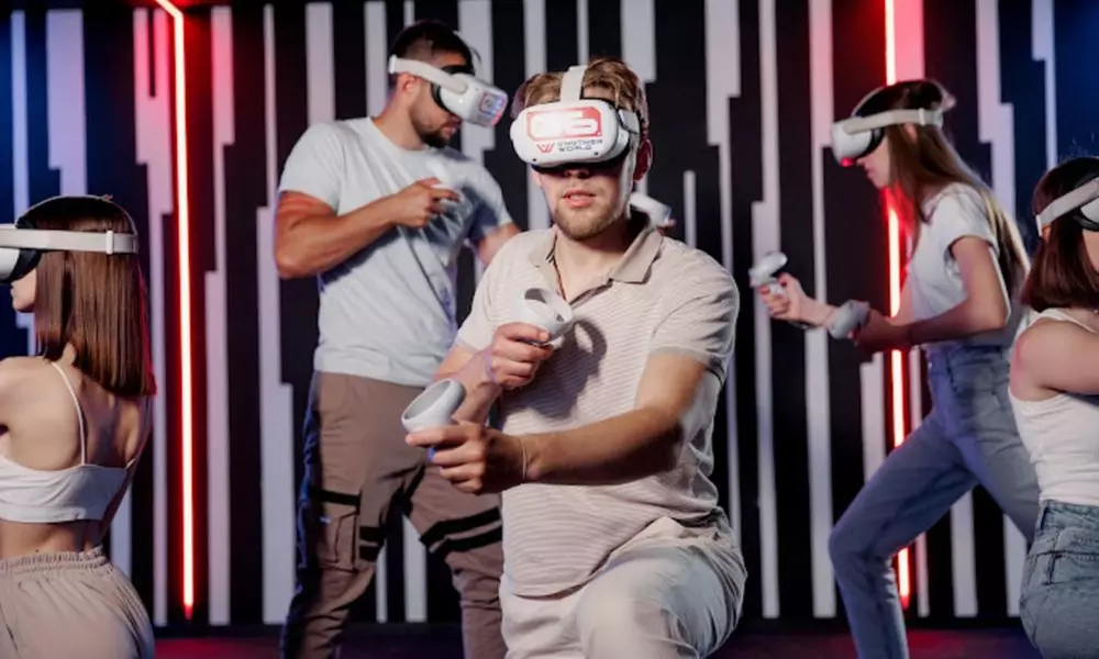 Full-Body VR Immersive Multiplayer Experience for 5-10 People