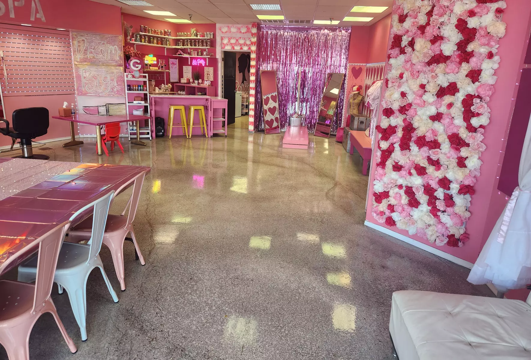 Kid-focused Spa: Mini Glam, Craft & Color and Swiftie Sparkle Party